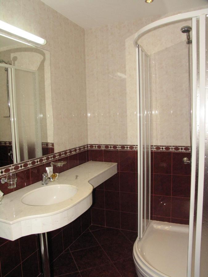 Hotel Latinka Sofia Buitenkant foto